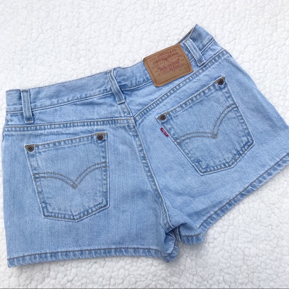 Levi's Pants - 🦋LEVI Vintage Button Fly High Rise Jean Short